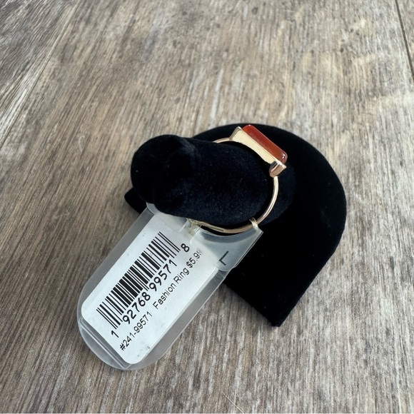 NWT! Tamaranda Fashion Ring with Faux Stone and Gold Plating - Size Large - Picture 3 of 3